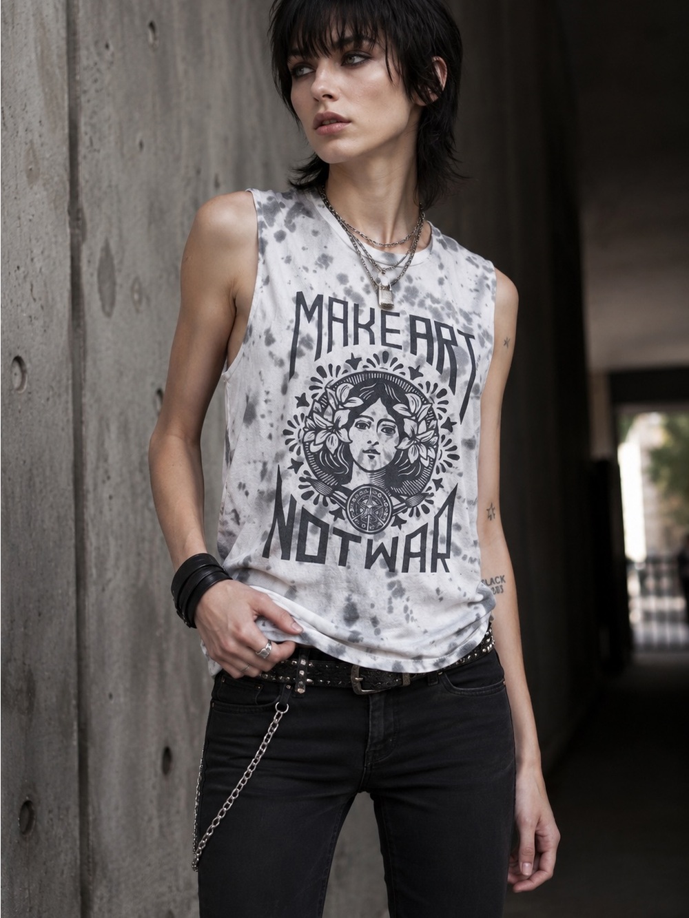 Obey vintage Make Art Not War Graphic Tank - White & Gray